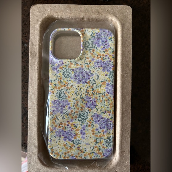 CASELY iPhone 14 case - Picture 2 of 3